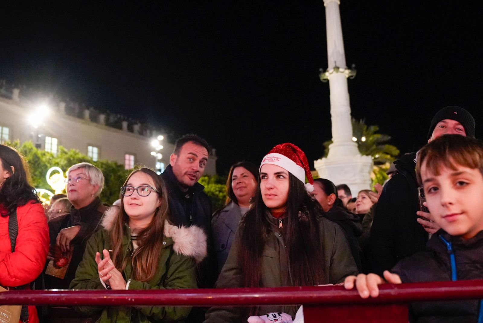 Almería despide con los 12 tomates cherry de la suerte el año 2025