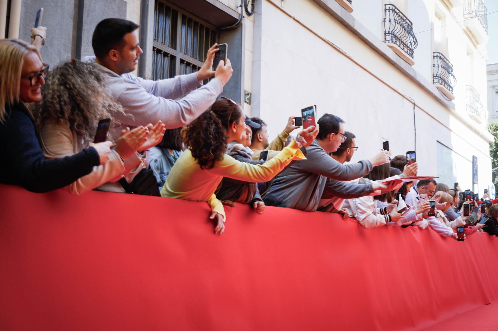 Imágenes en el paseo de la fama de Álvaro Morte