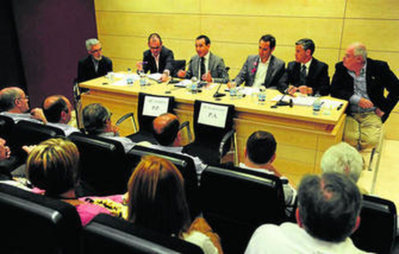 Un momento del debate que se celebró en el Centro de Congresos en la noche del martes.