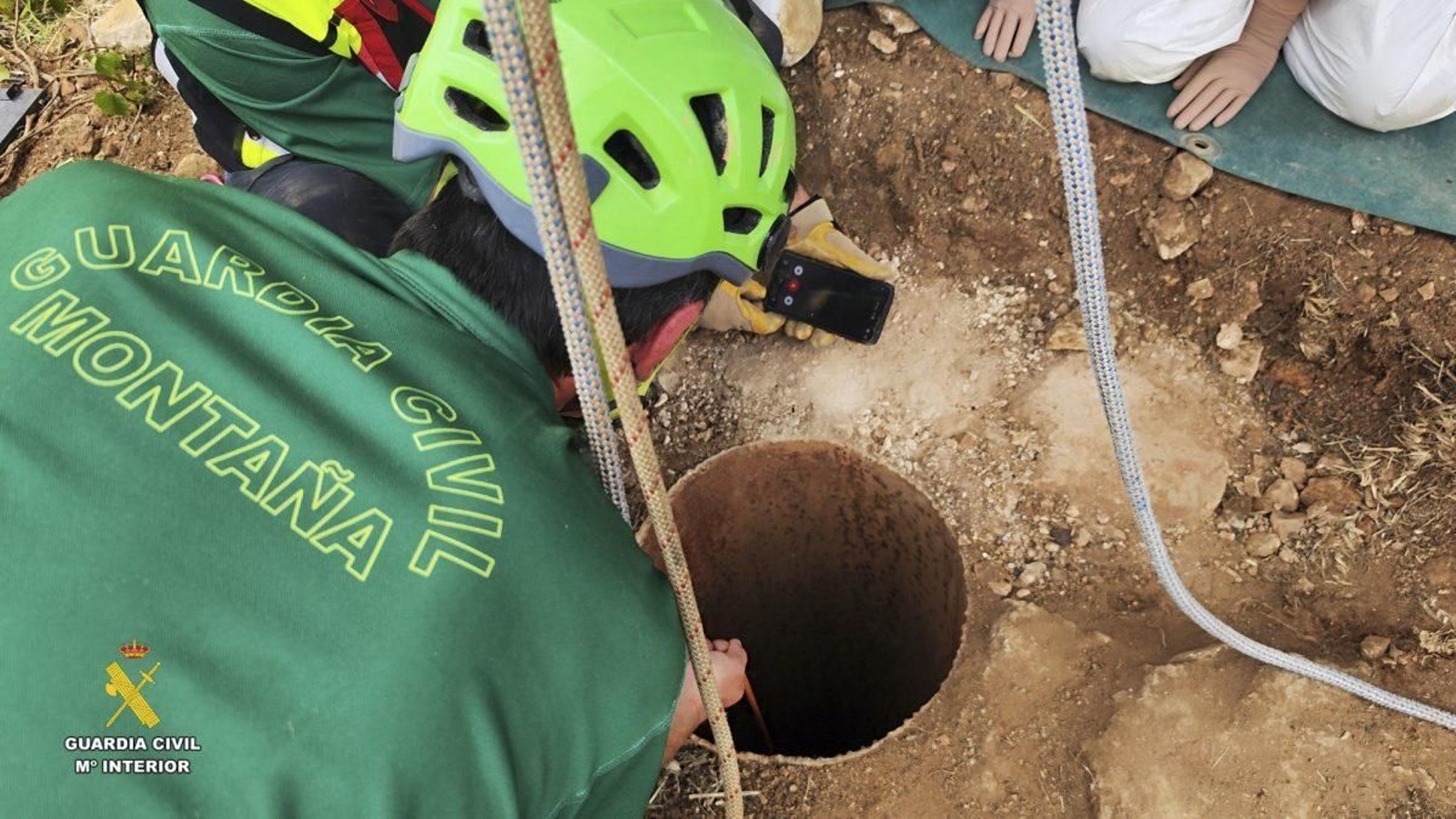 Miembros de la Guardia Civil durante la búsqueda Miembros de la Guardia Civil durante la búsqueda