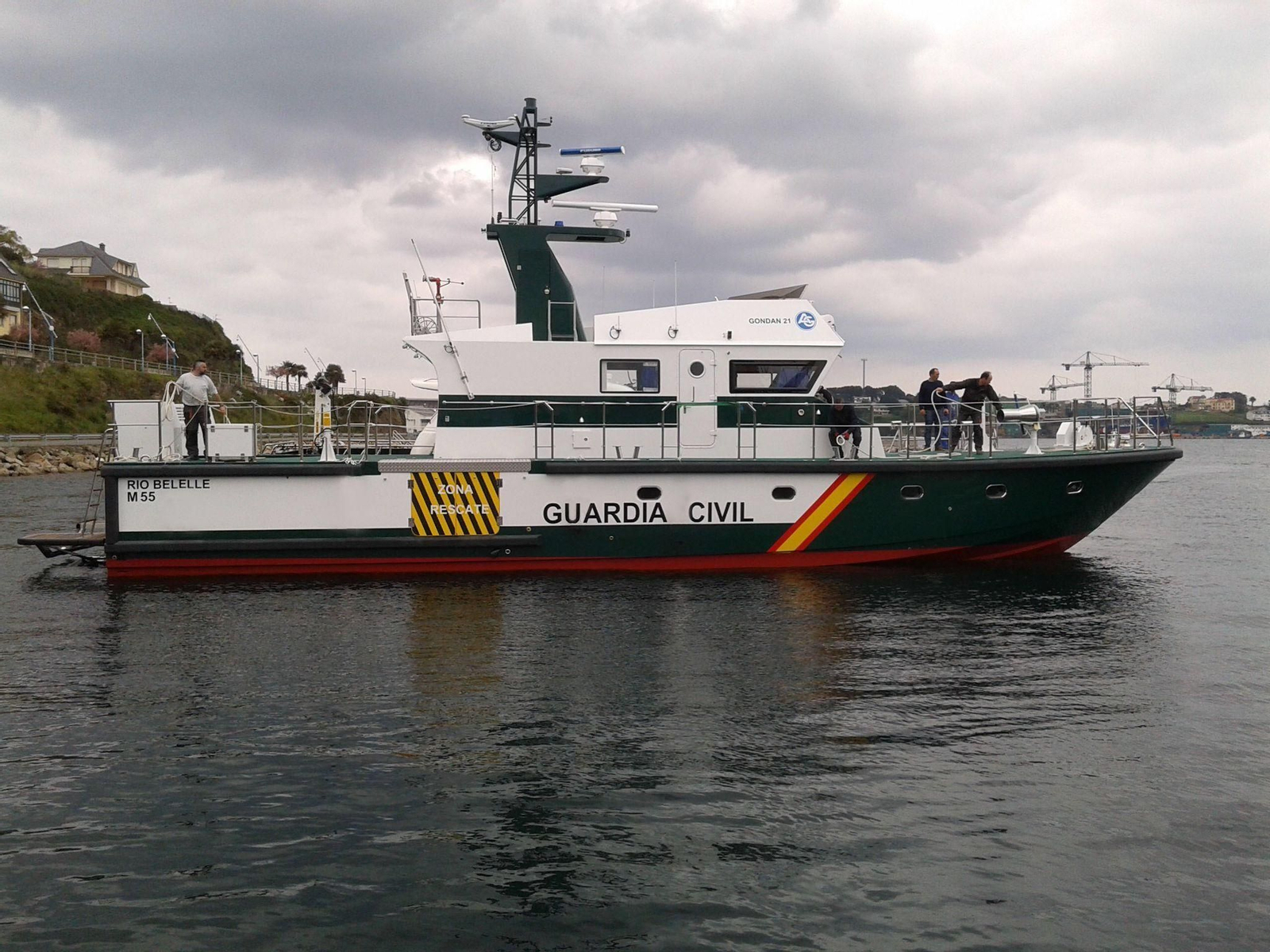 Unas narcolanchas embisten a una patrullera de la Guardia Civil de Algeciras Unas narcolanchas embisten a una patrullera de la Guardia Civil de Algeciras