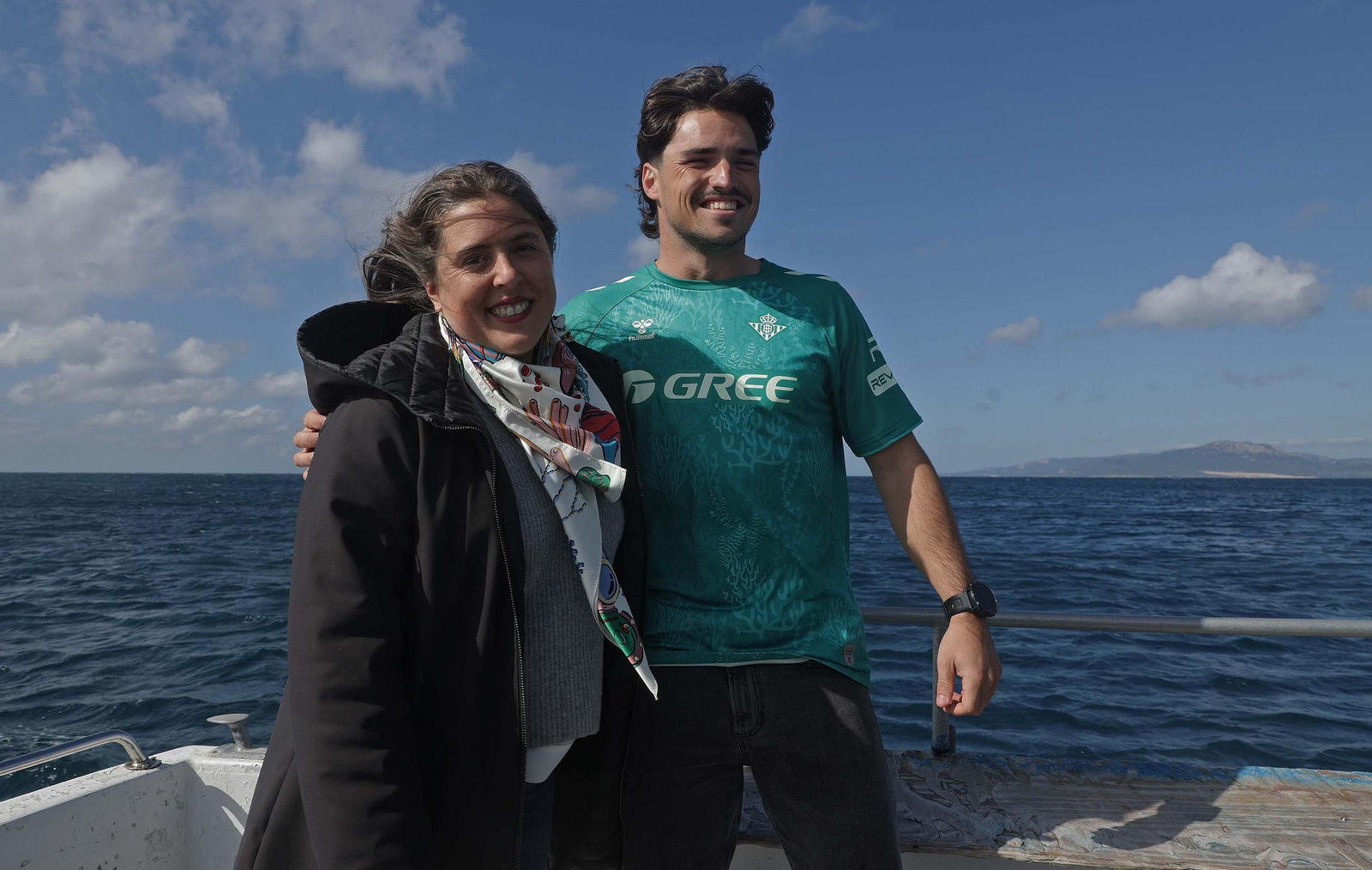 Fotos de la nueva camiseta ecológica del Real Betis fabricada con algas