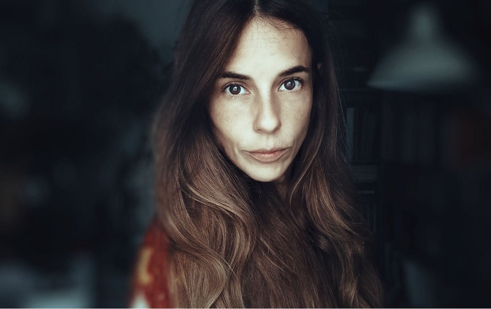 María Alcantarilla, antóloga de la colección.