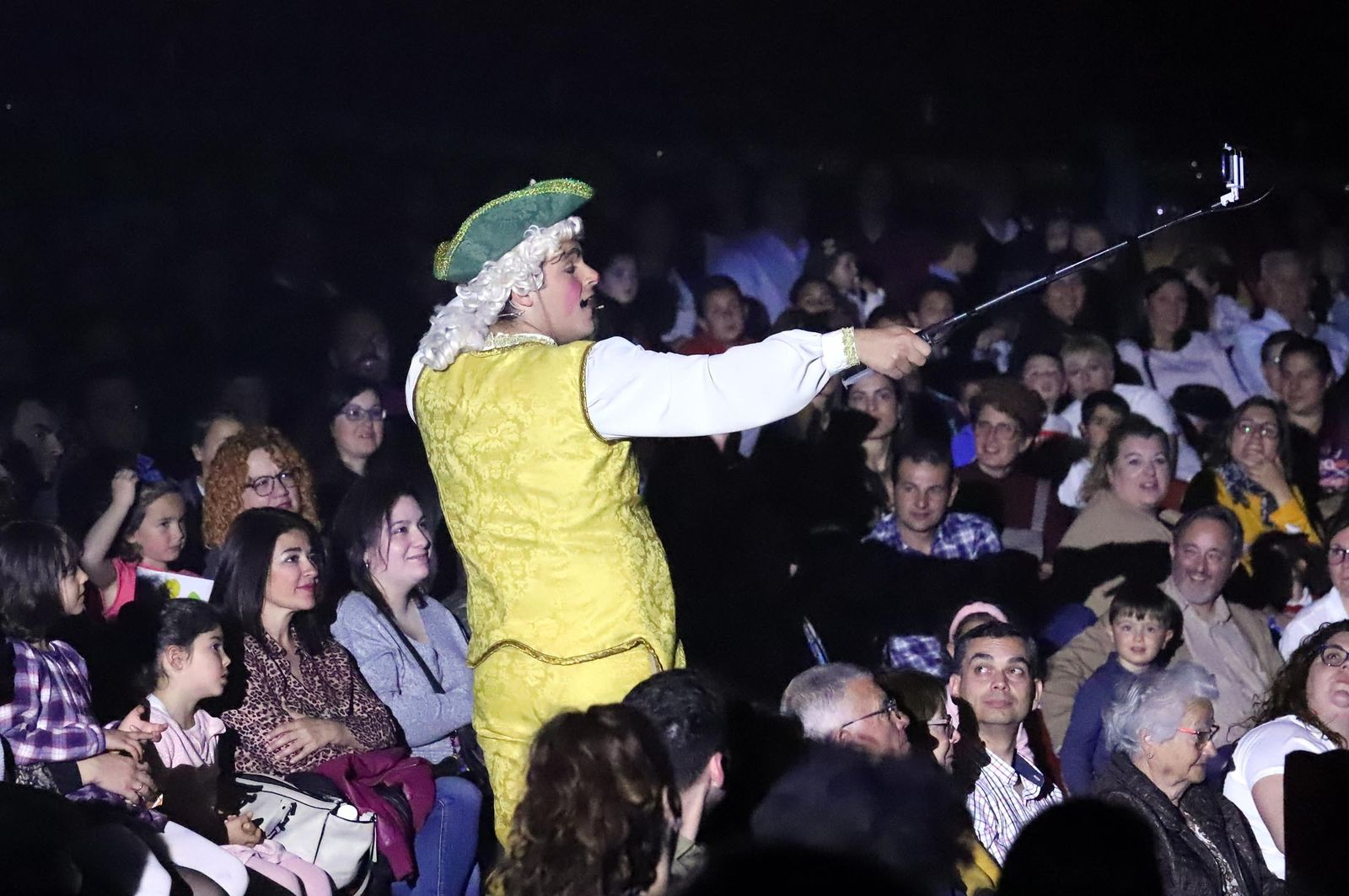 El Circo Alegría muestra su espectáculo sobre el agua, en imágenes