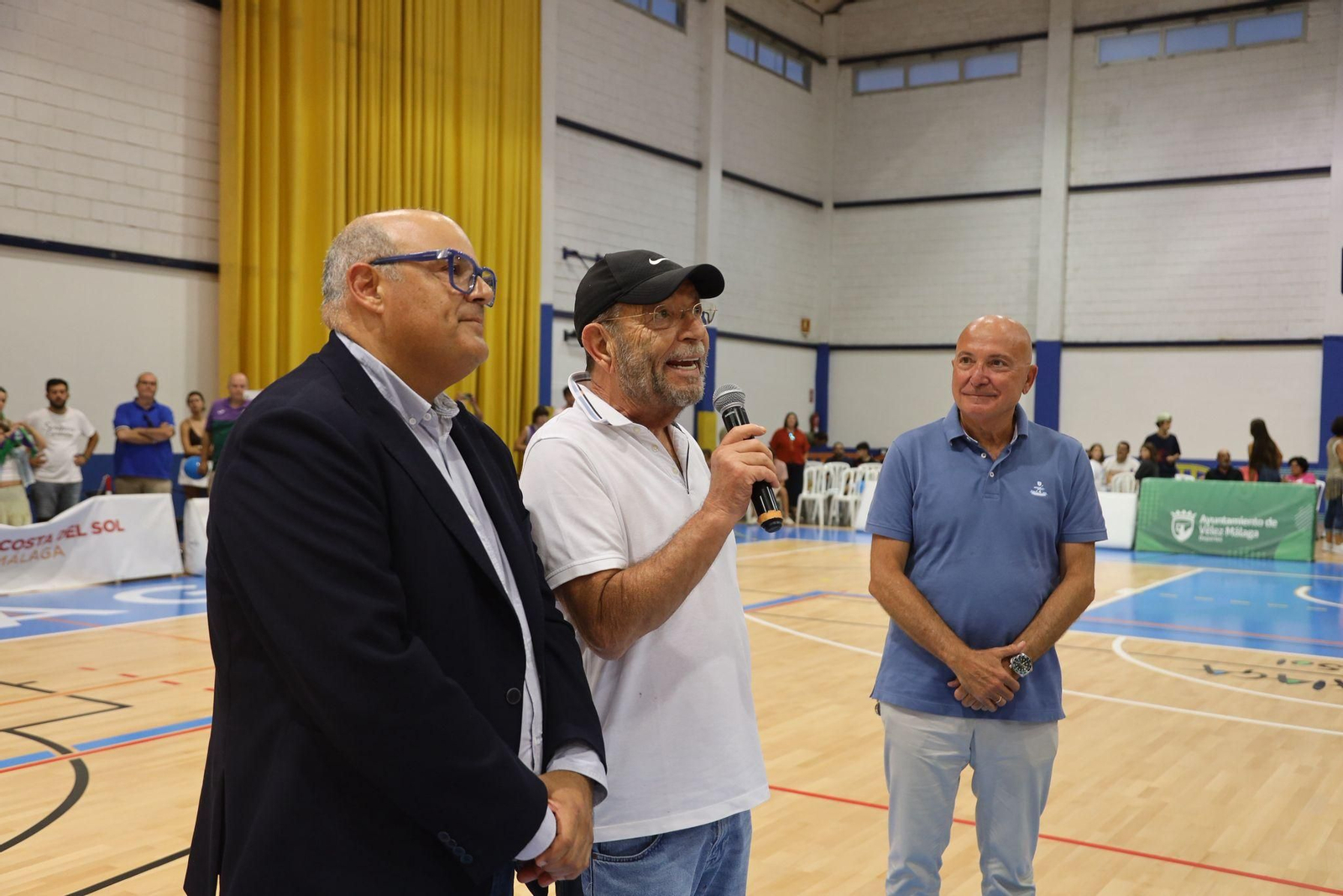 El bonito homenaje a Manolo Rincón durante el Unicaja-Alba