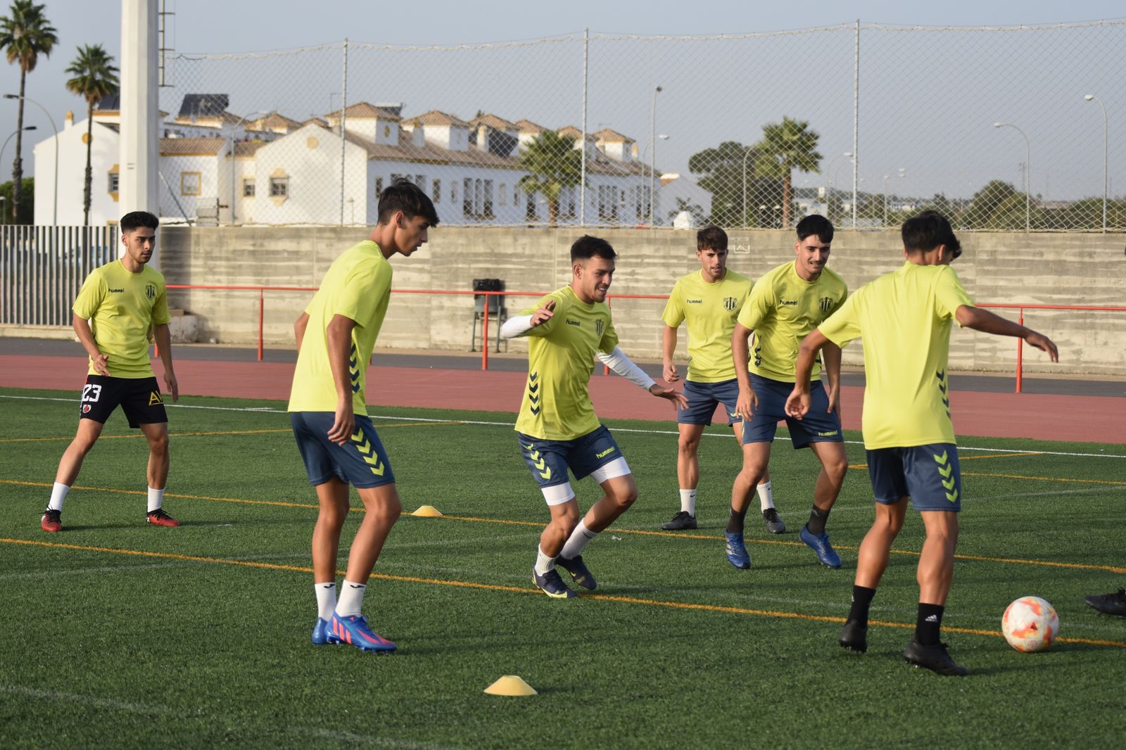Los jugadores del cuadro cartayero, en un entrenamiento esta semana.