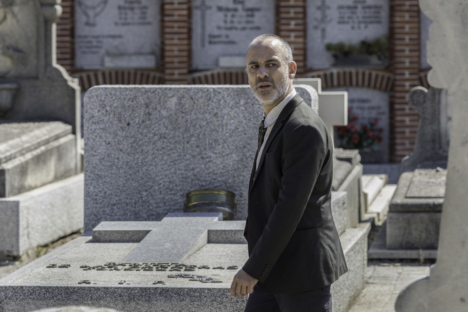 Por qué 'Estoy vivo'  es una serie diferente a  lo que abunda en TVE