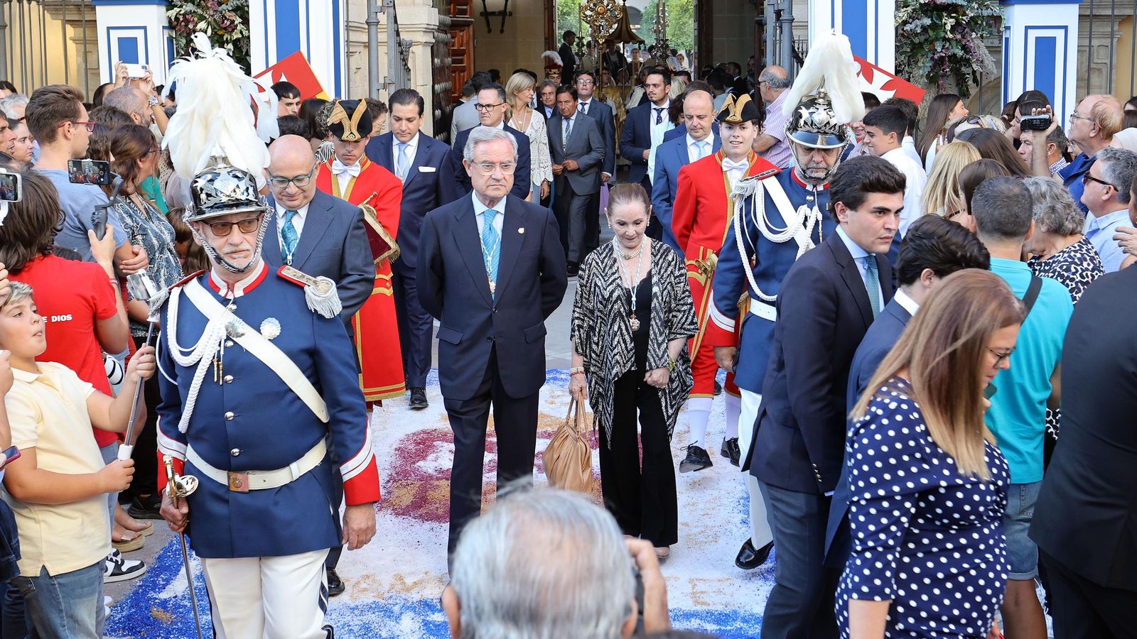 La procesión de la Patrona de Jerez en imágenes