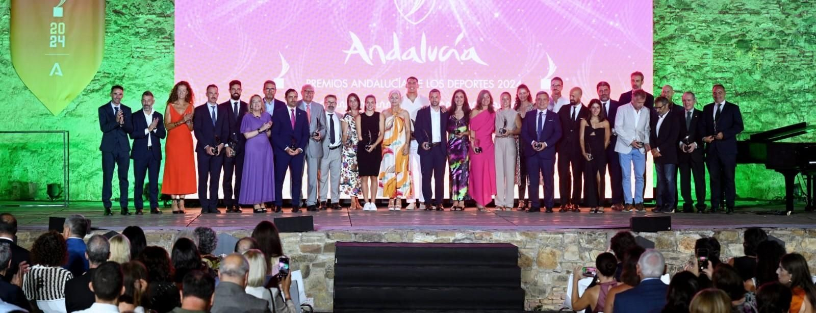 Una imagen de todos los premiados en la gala andaluza.