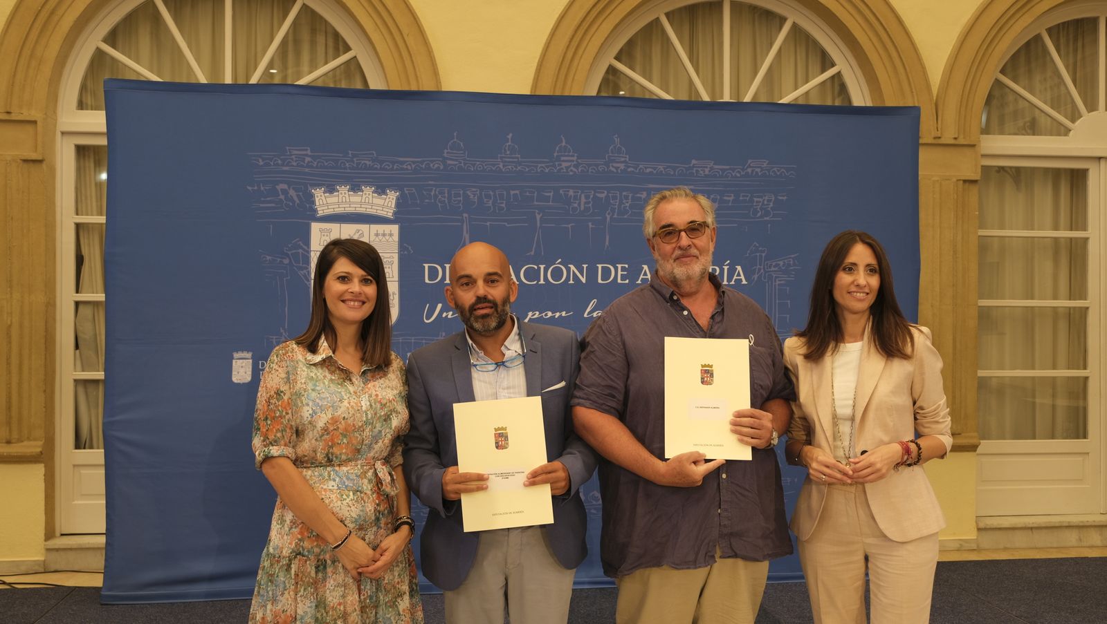 Entrega de ayudas a colectivos sociales en la Diputación de Almería