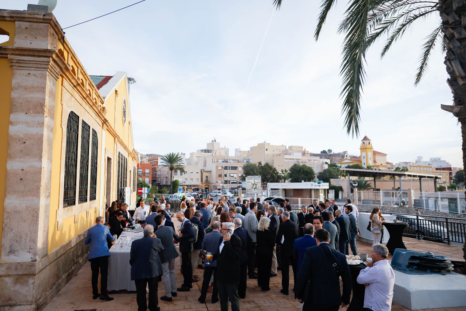 Imágenes del desayuno informativo