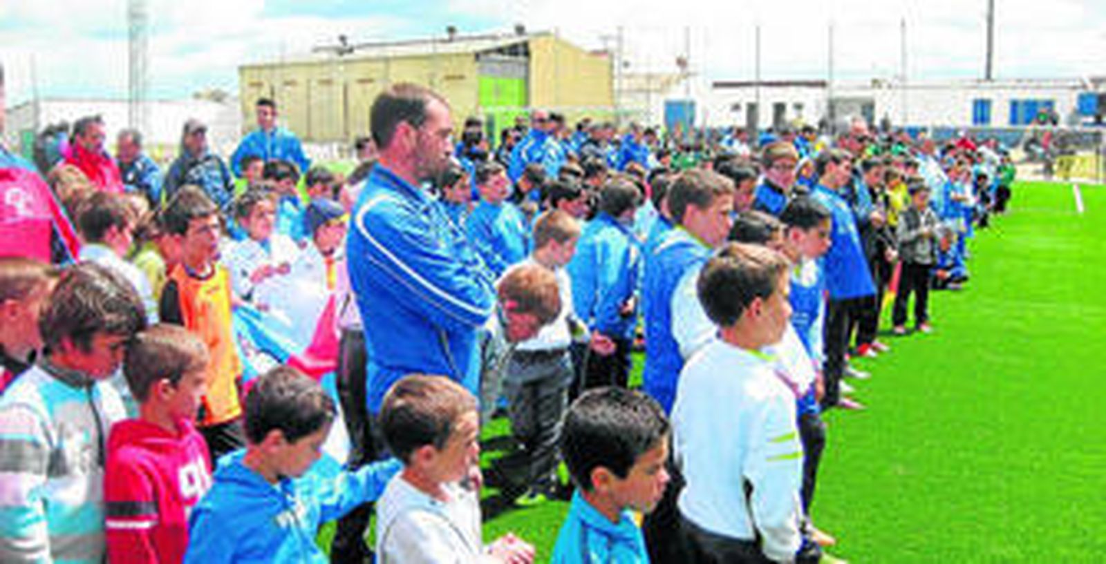 Varios momentos del torneo exhibición de las Escuelas Municipales de Fútbol.