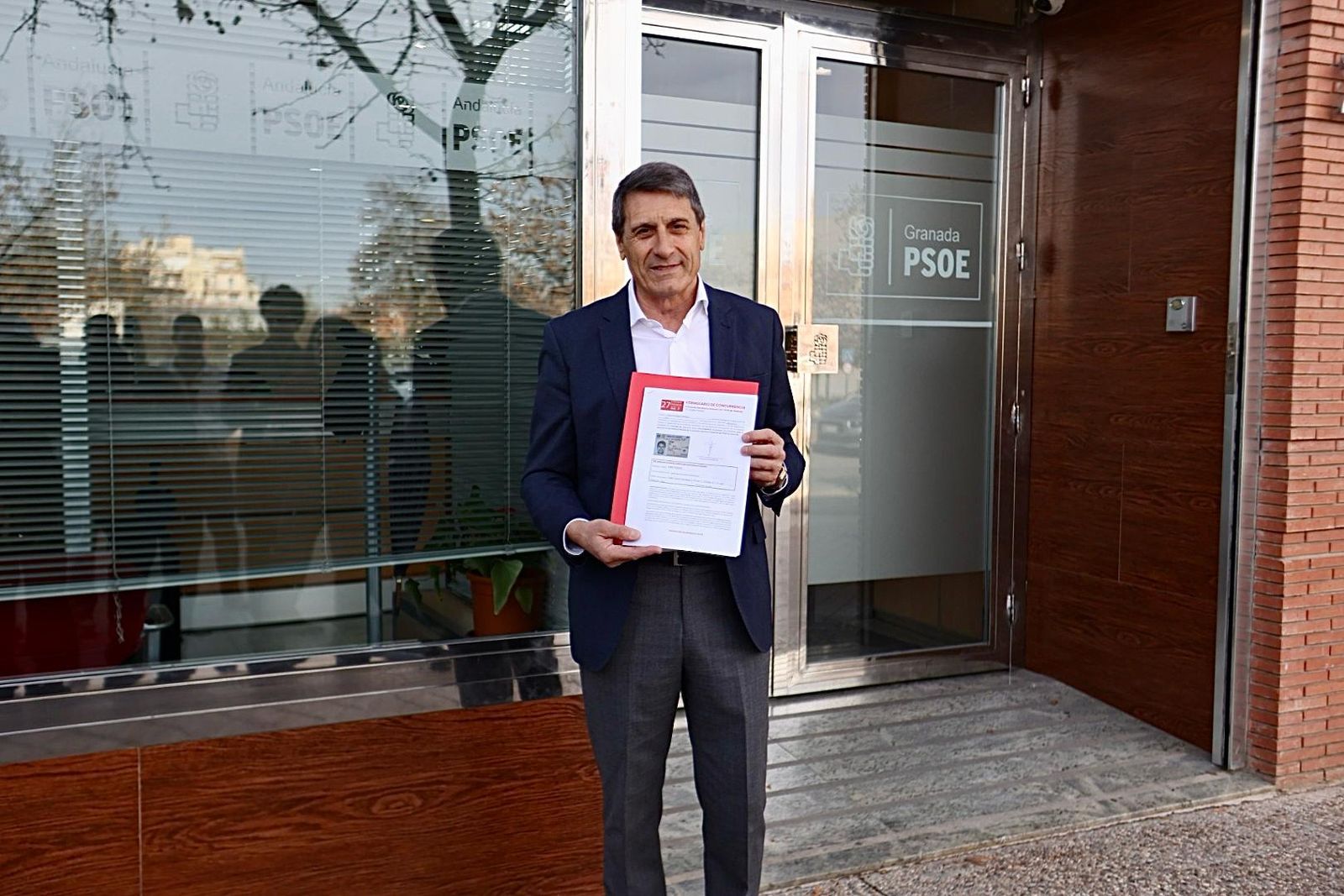 Pedro Fernández, en la sede del partido esta mañana.