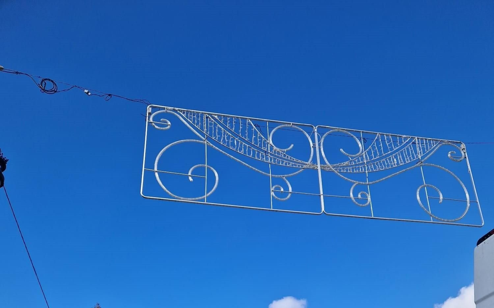 Instalación de las luces de Navidad de Castellar.