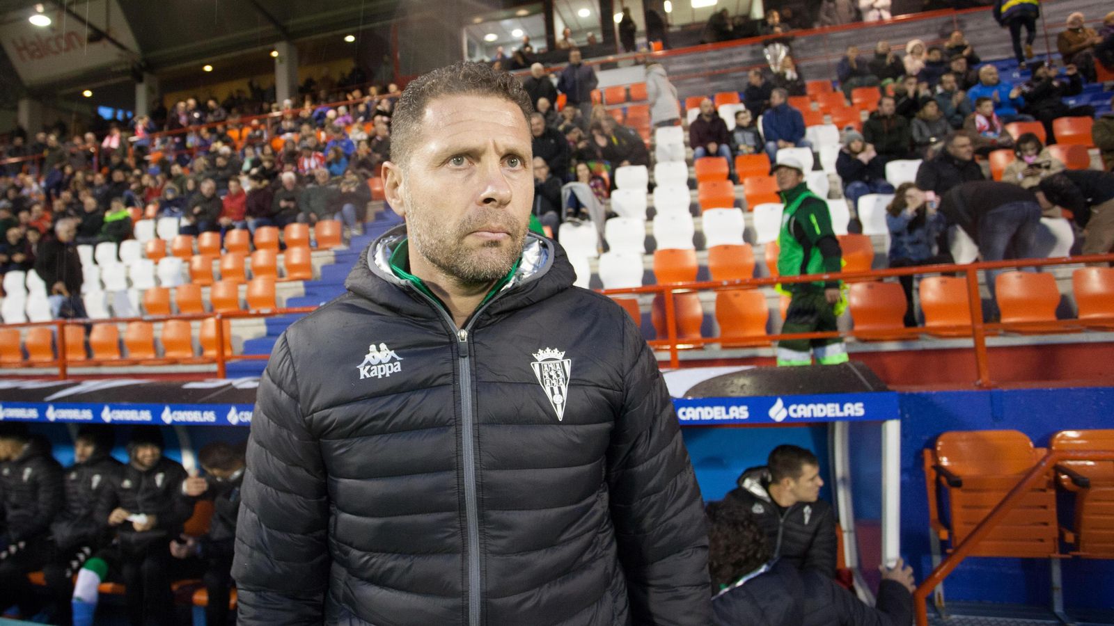 Curro Torres, en su estreno como entrenador del Córdoba.
