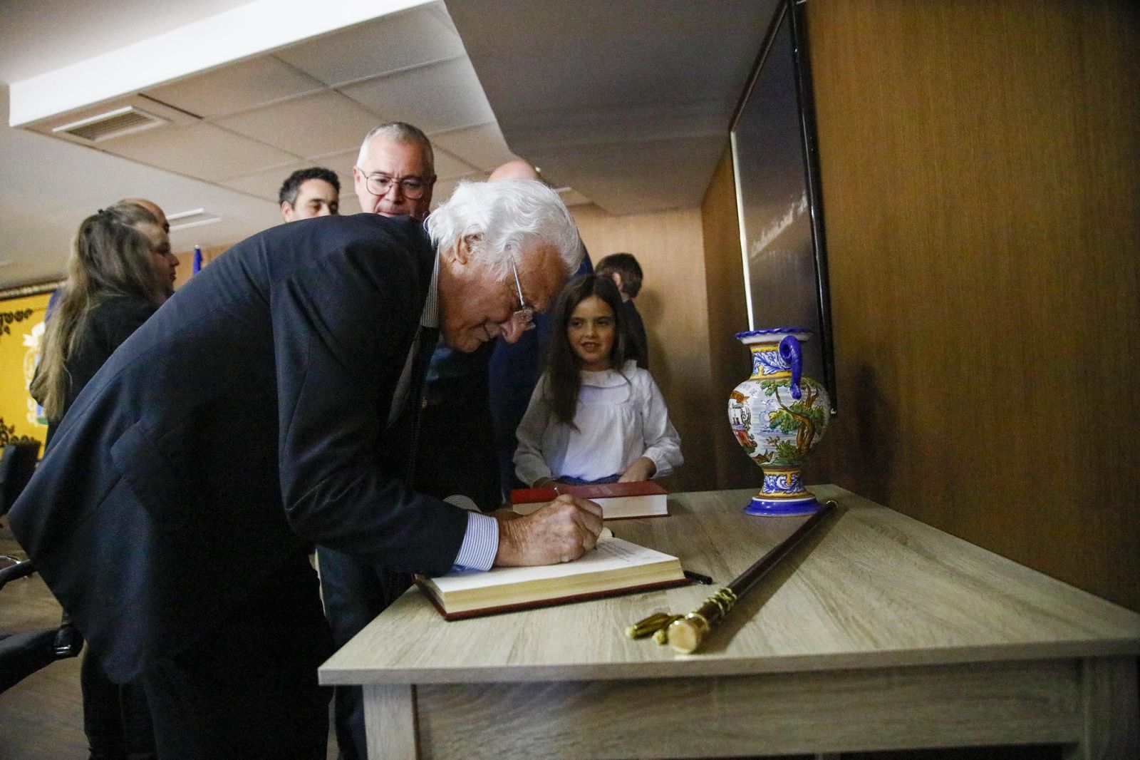 Las imágenes del nombramiento de hijo predilecto de Garrucha a José María Martínez de Haro