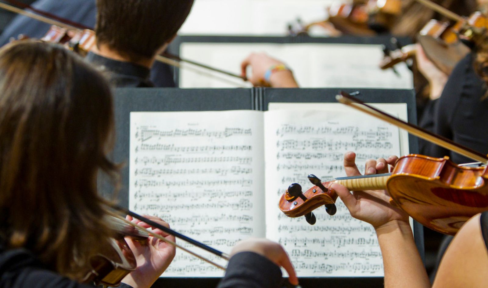 Alumnos en un conservatorio de música.