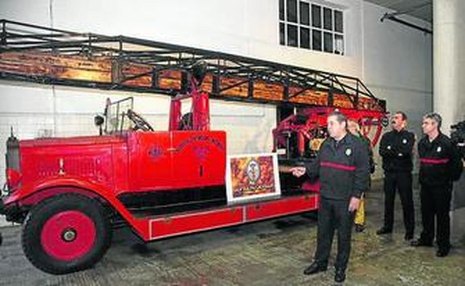 El vehículo de Bomberos que tenía previsto estar en la comitiva.