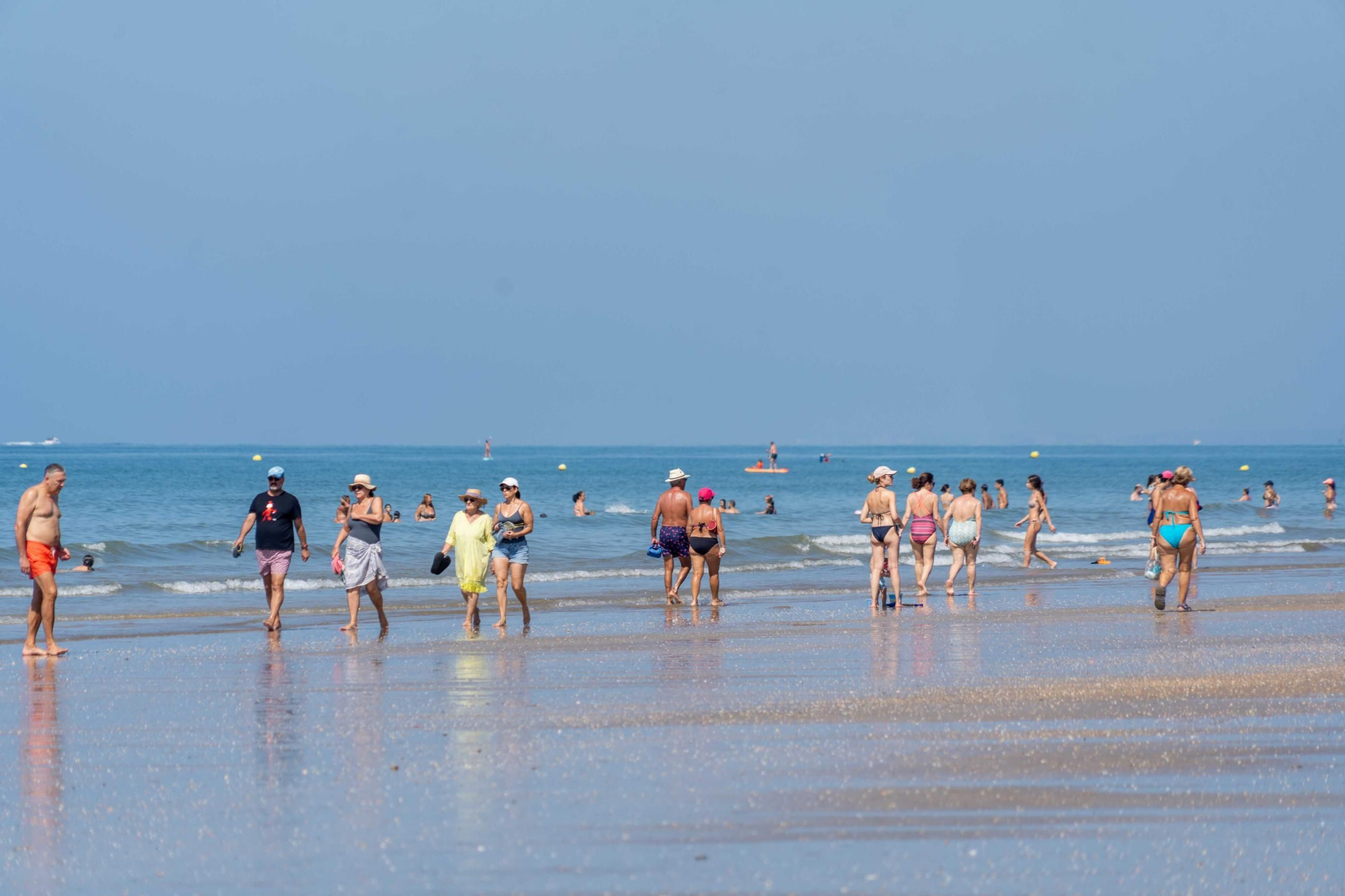 Ambiente de las playas de Punta Umbría la mañana del sábado 9 de agosto