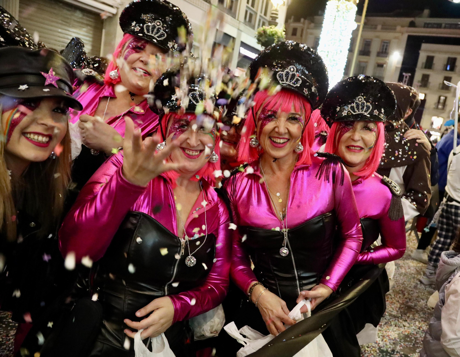 La Batalla de las Flores del Carnaval de Málaga 2024, en fotos