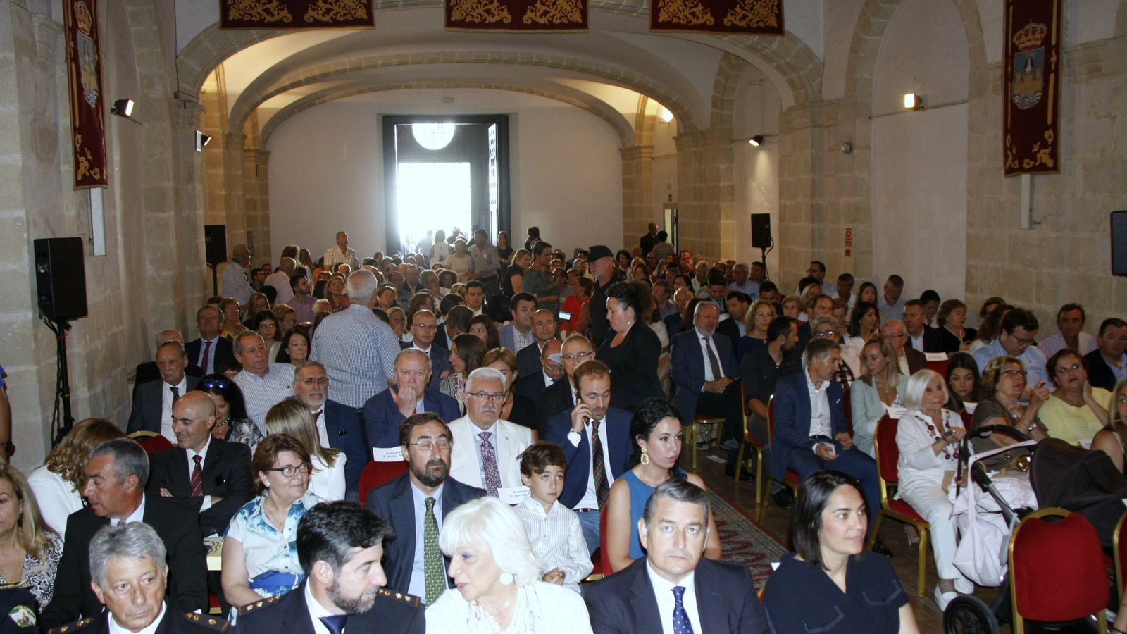 El auditorio municipal Monasterio de San Miguel se quedó pequeño.