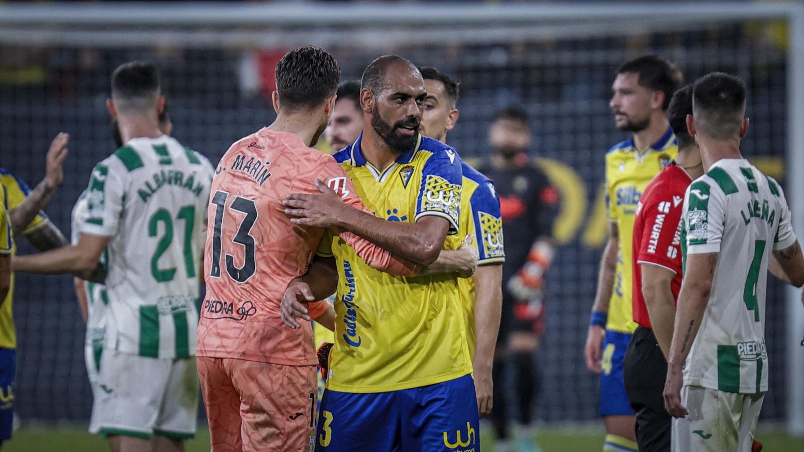 Búscate entre las imágenes del partido de fútbol entre Cádiz CF y Córdoba CF