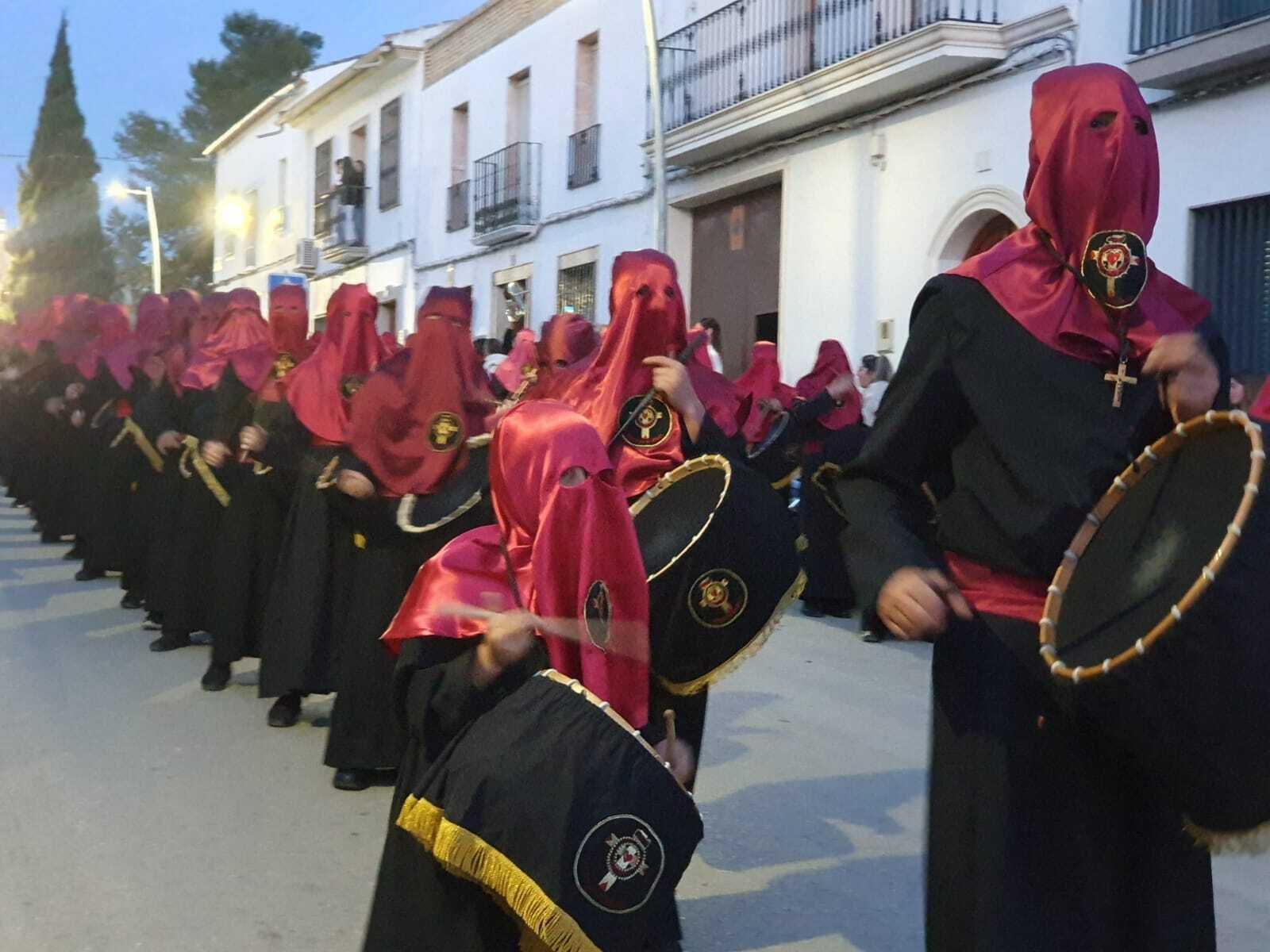 Martes Santo en Castro del Río: La procesión del Cristo de la Salud, en imágenes