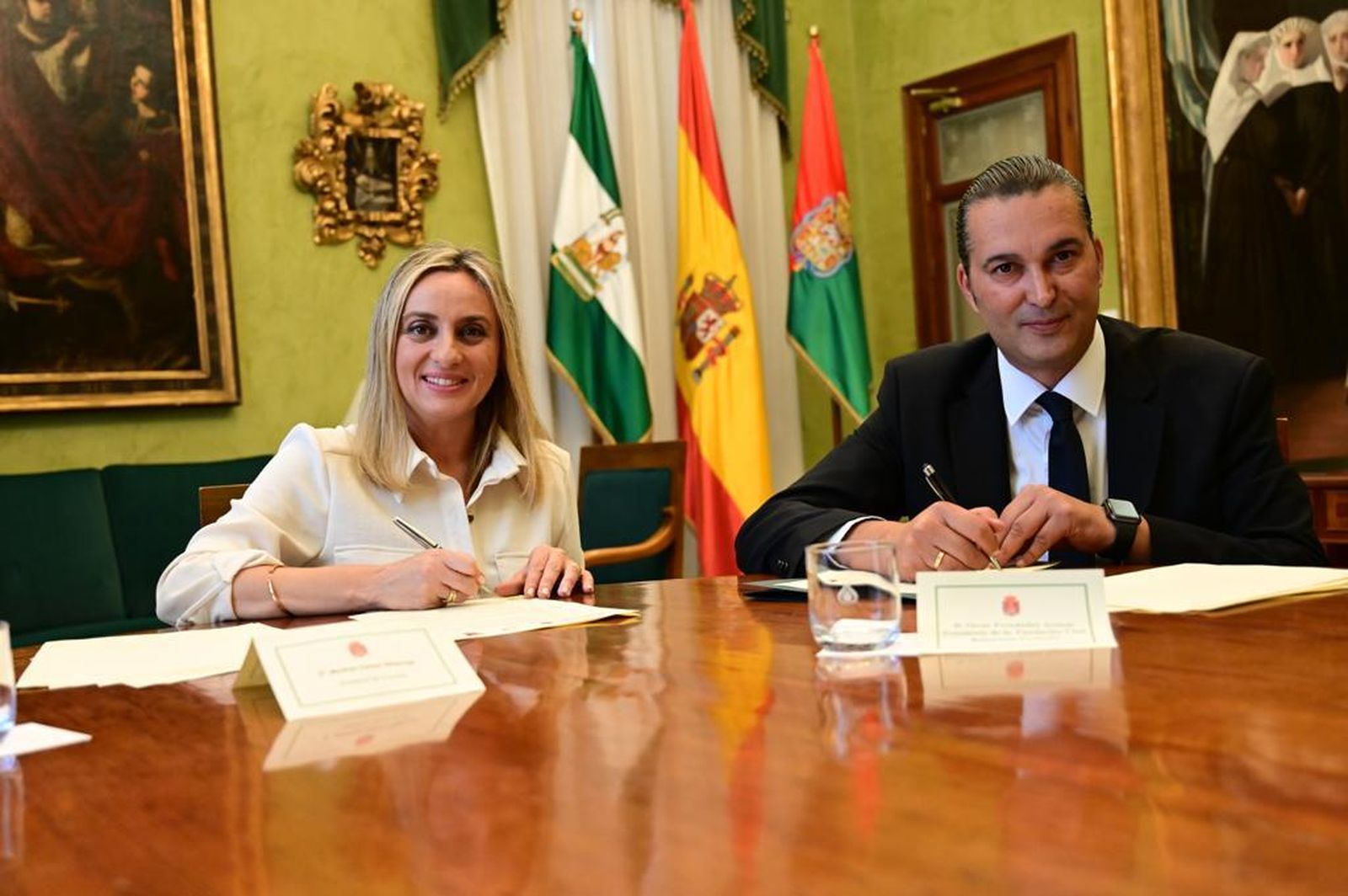 Fundación CB Granada y Ayuntamiento firman el convenio para el uso del Palacio de los Deportes