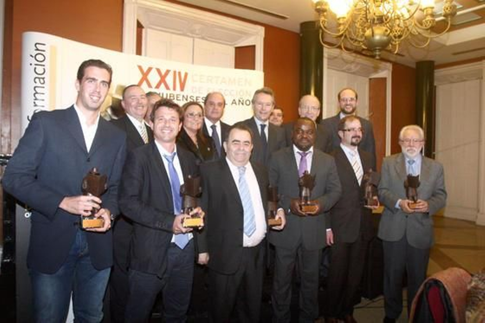 Foto de familia de los premiados.

Foto: Josue Correa