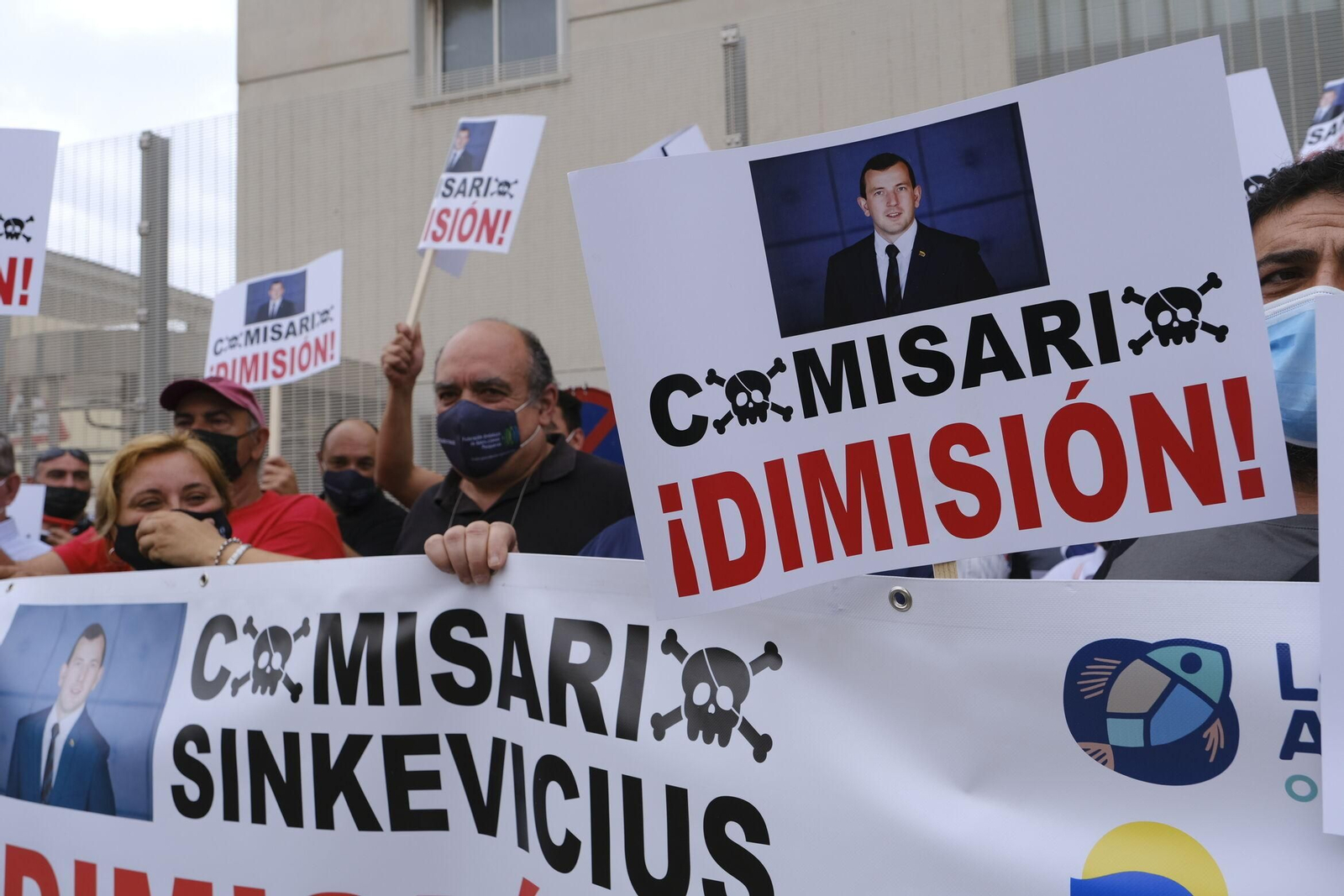 Protesta del sector pesquero de Almería en la Lonja en junio