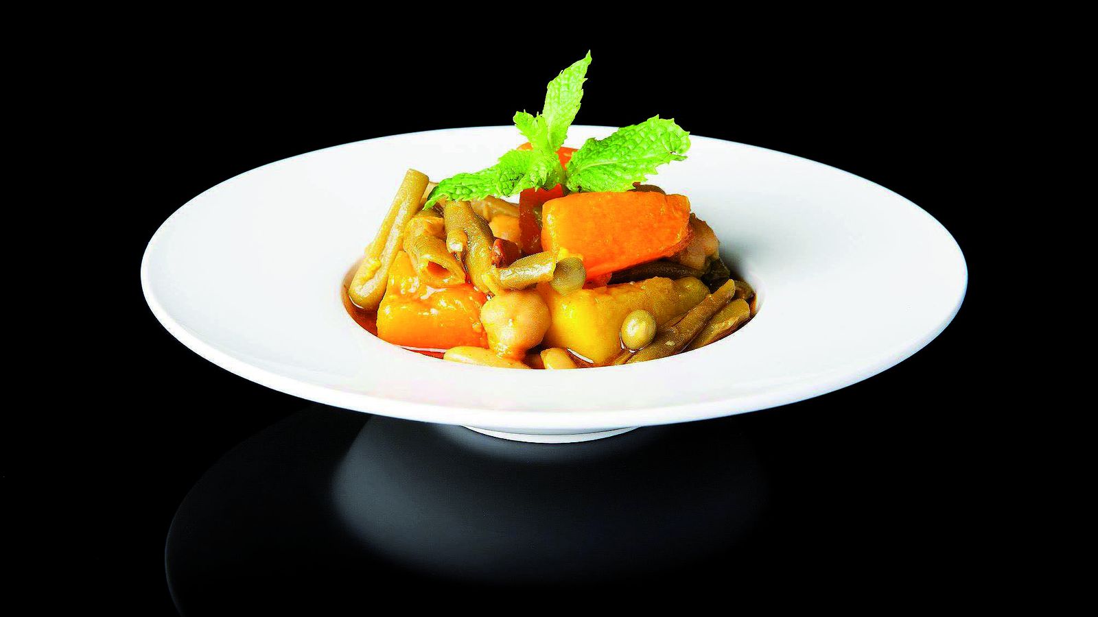 Berza de judias verdes con calabazas y chicharos.