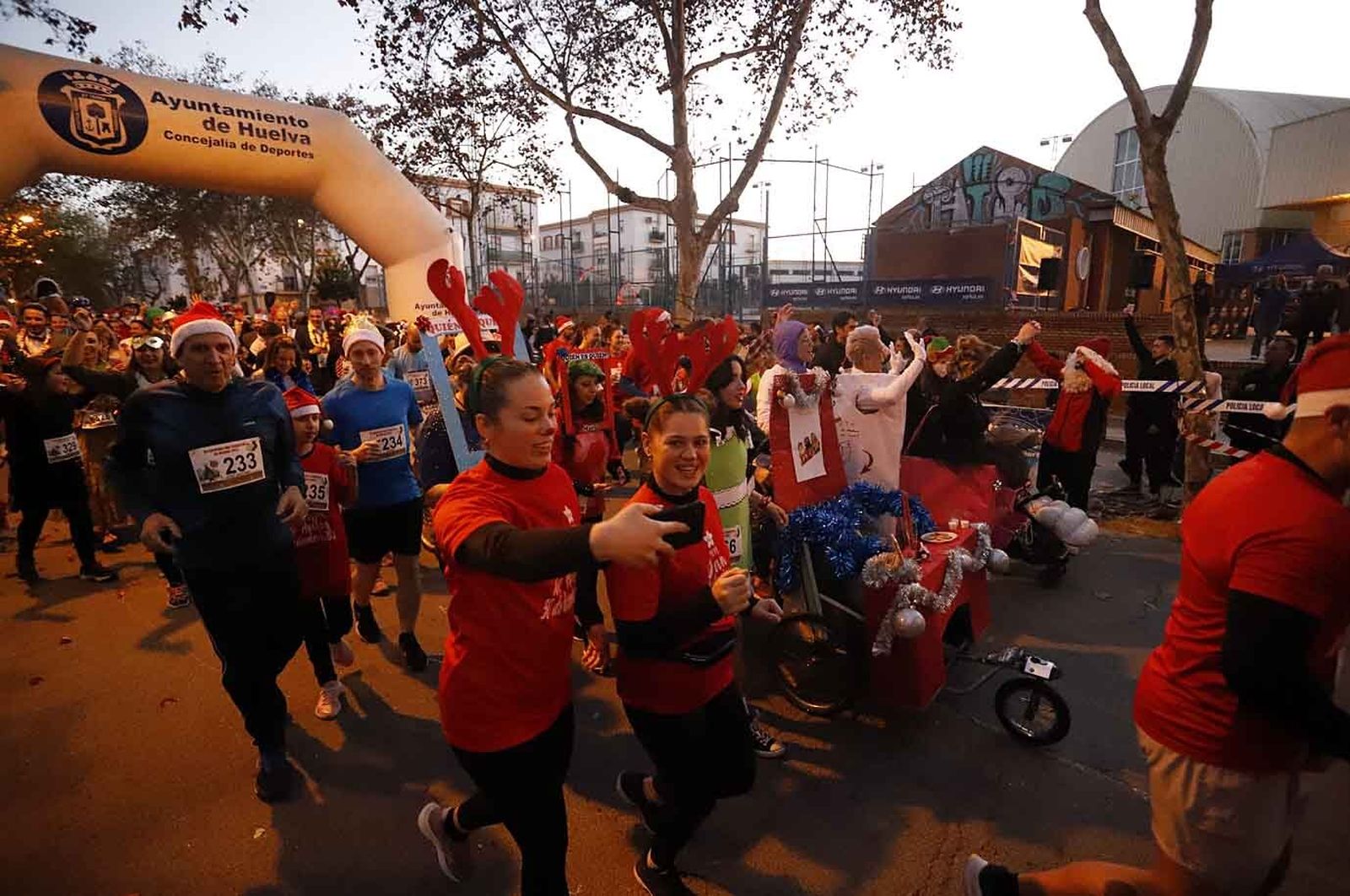 Imágenes de la carrera de San Silvestre en Huelva