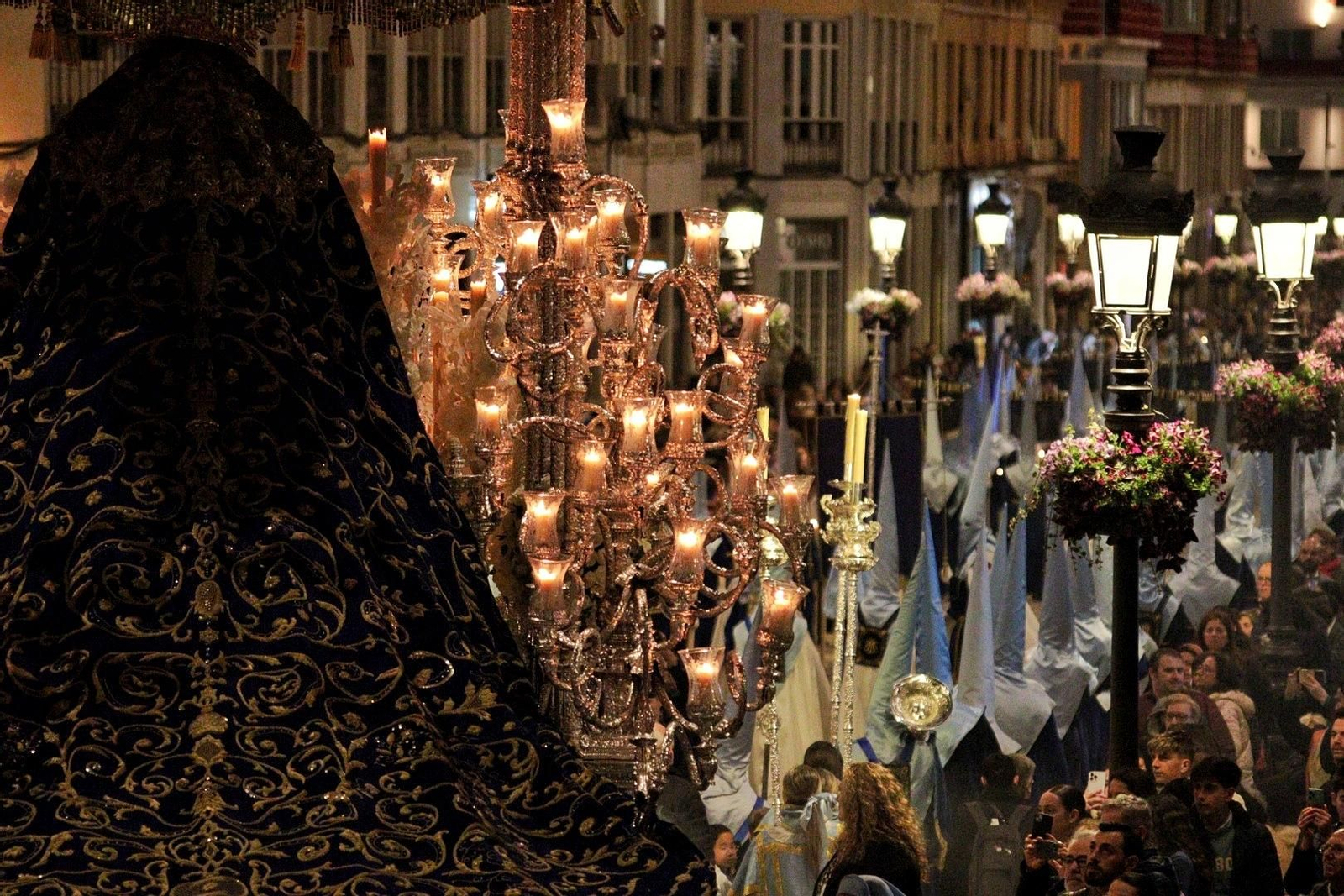 La Sentencia en su procesión del Martes Santo en Málaga, en fotos