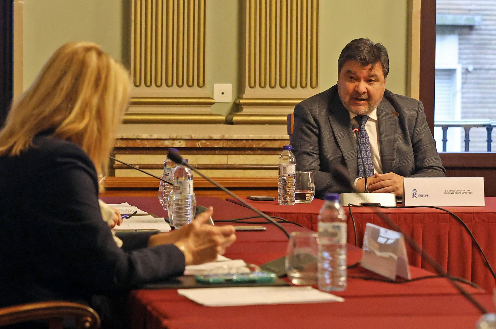 Imágenes de la celebración del Pleno Extraordinario de Honores y Distinciones 2025 en Huelva