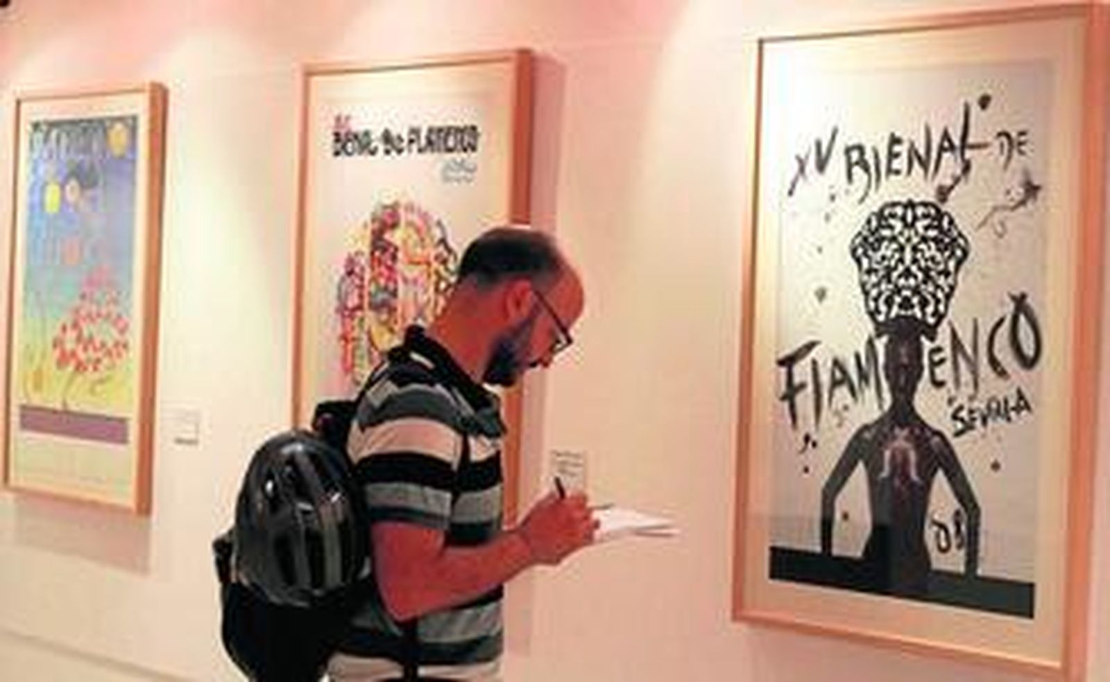 El Ayuntamiento de Sevilla acoge la exposición de los 18 carteles que han ilustrado la Bienal hasta el día de hoy.