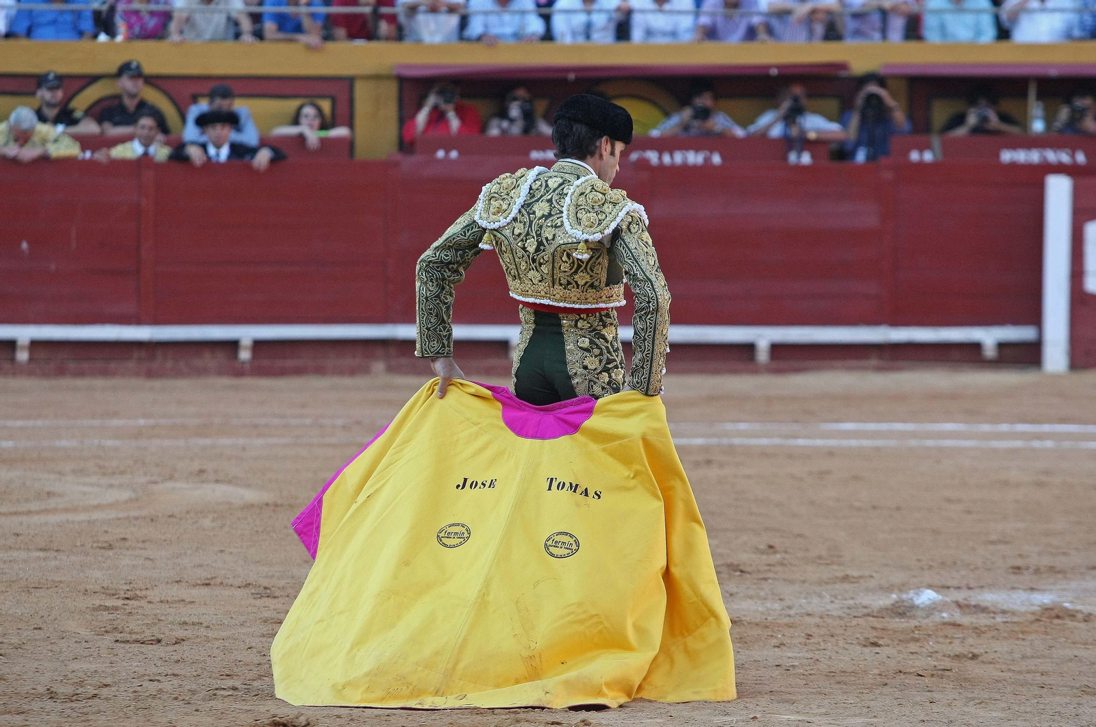 Las imágenes de la reaparición de José Tomás en Algeciras