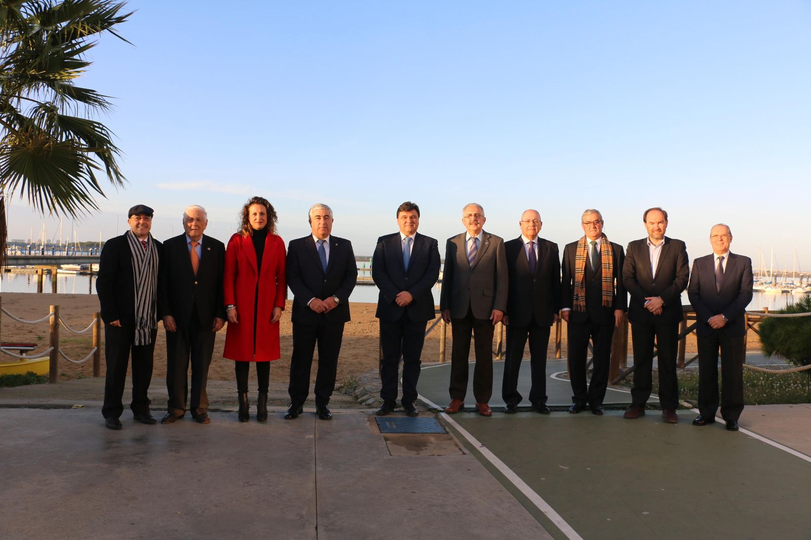 Miembros del Comité de Honor del cincuentenario del RCMH