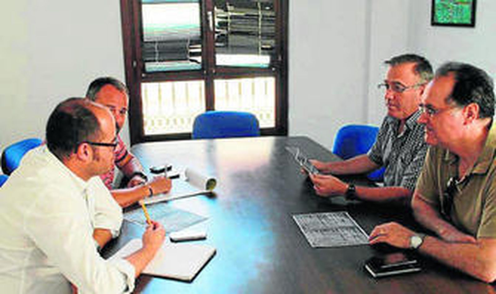 Reunión para la organización del concurso.