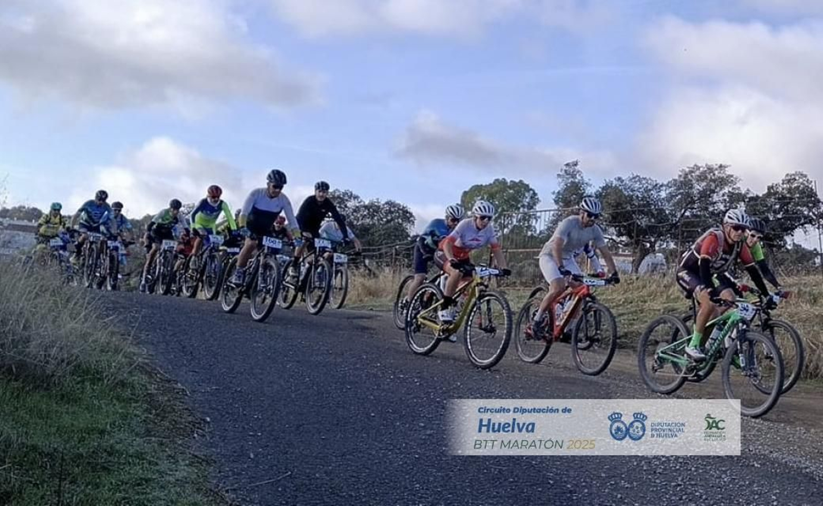 Participantes durante una de las pruebas del circuito.