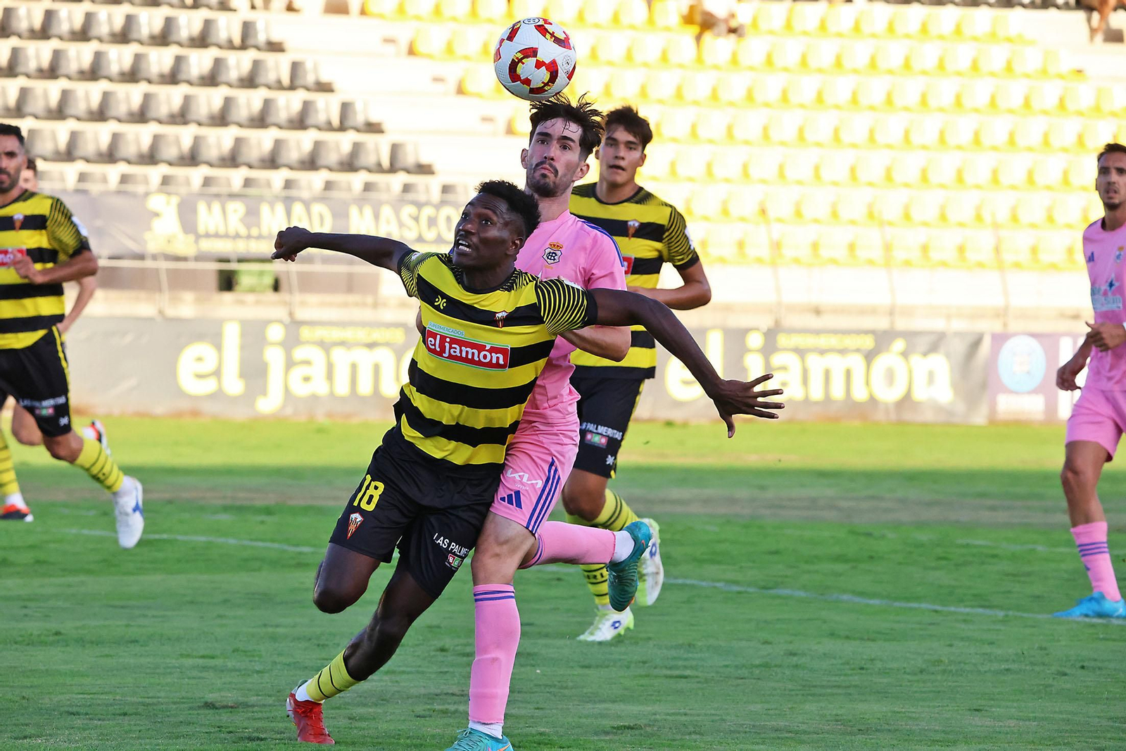 Imágenes del Trofeo de la Bella entre el San Roque de Lepe y el Recreativo de Huelva