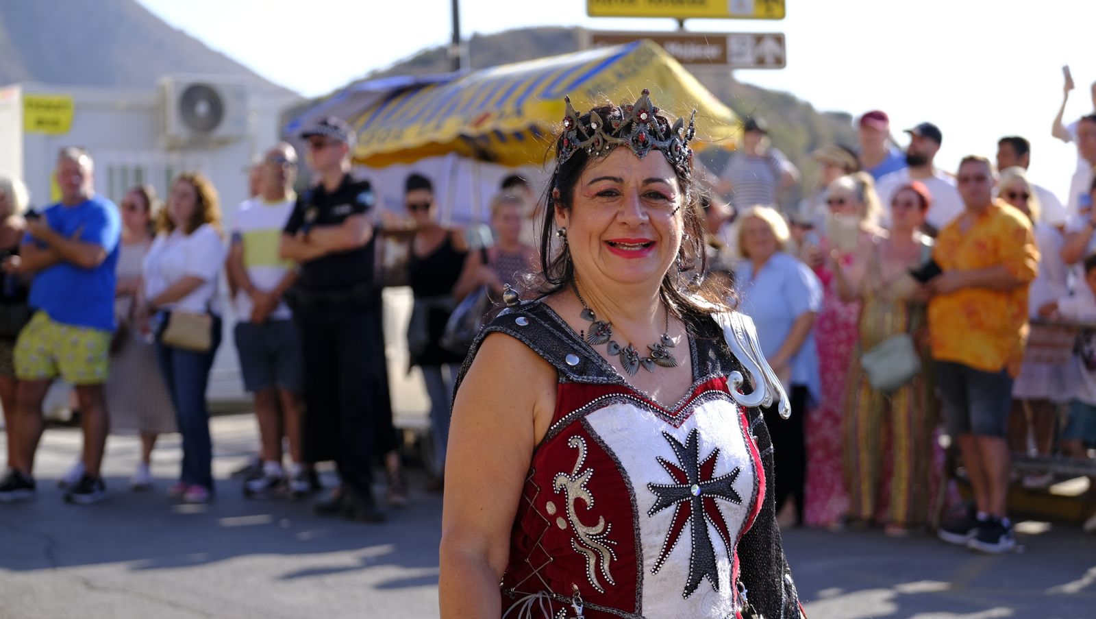El espectacular desfile de Moros y Cristianos de Mojácar, en imágenes