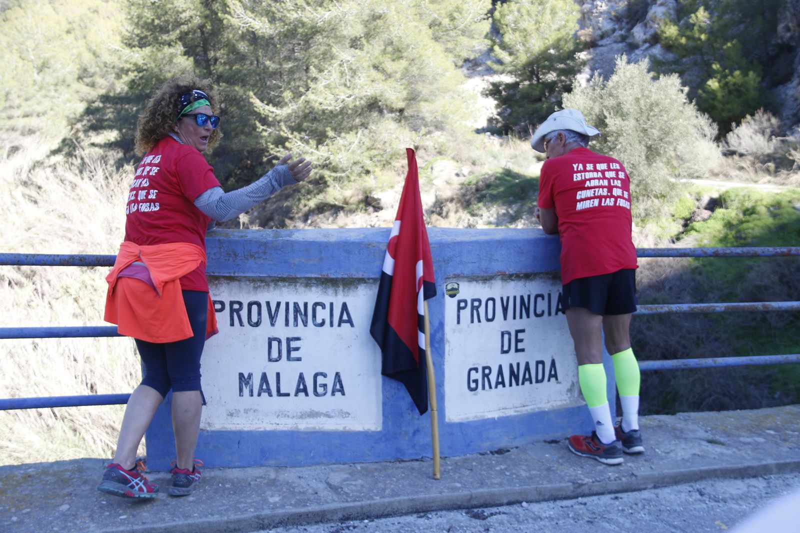 Cientos de personas participan en la marcha de la Desbandá