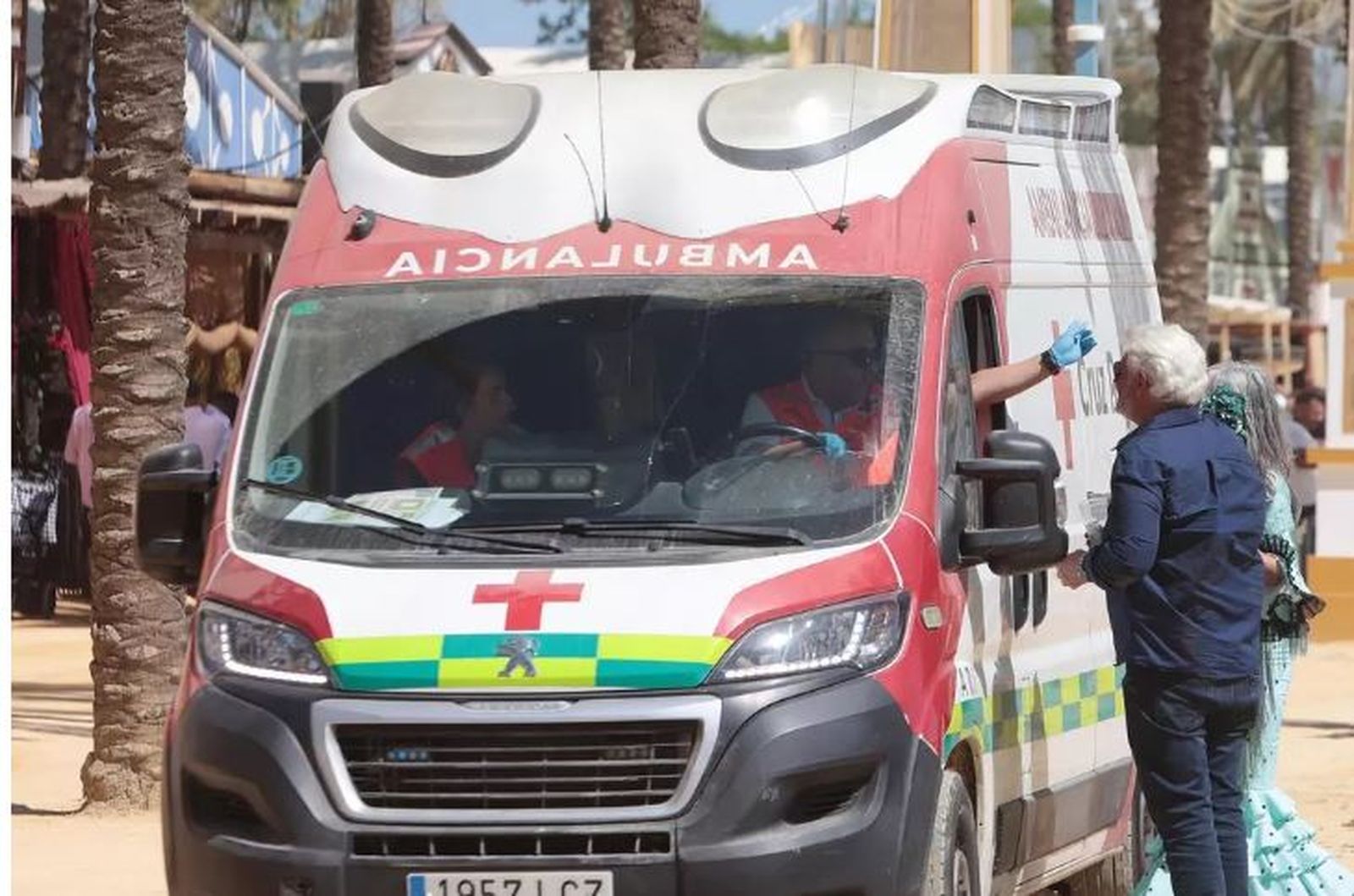 Una ambuancia de Cruz Roja en la reciente Feria de Jerez.