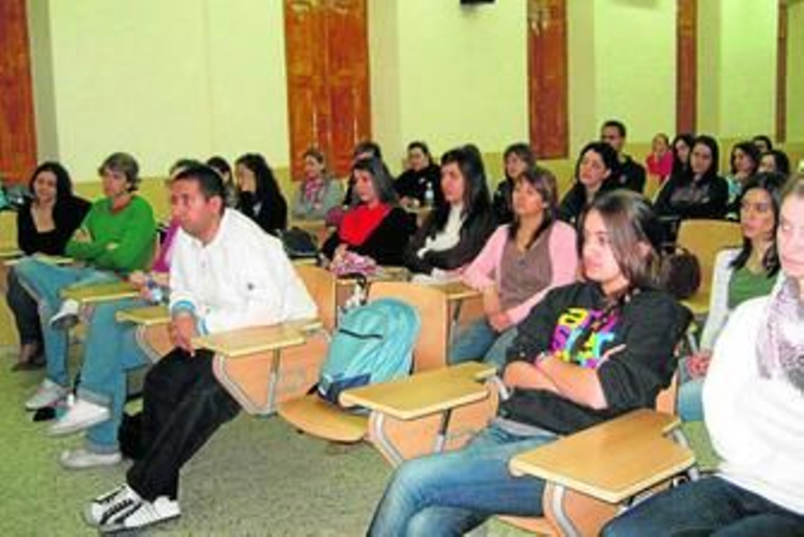 Alumnos de Educación Especial de Magisterio en La Línea participan en esta actividad. Alumnos de Educación Especial de Magisterio en La Línea participan en esta actividad.