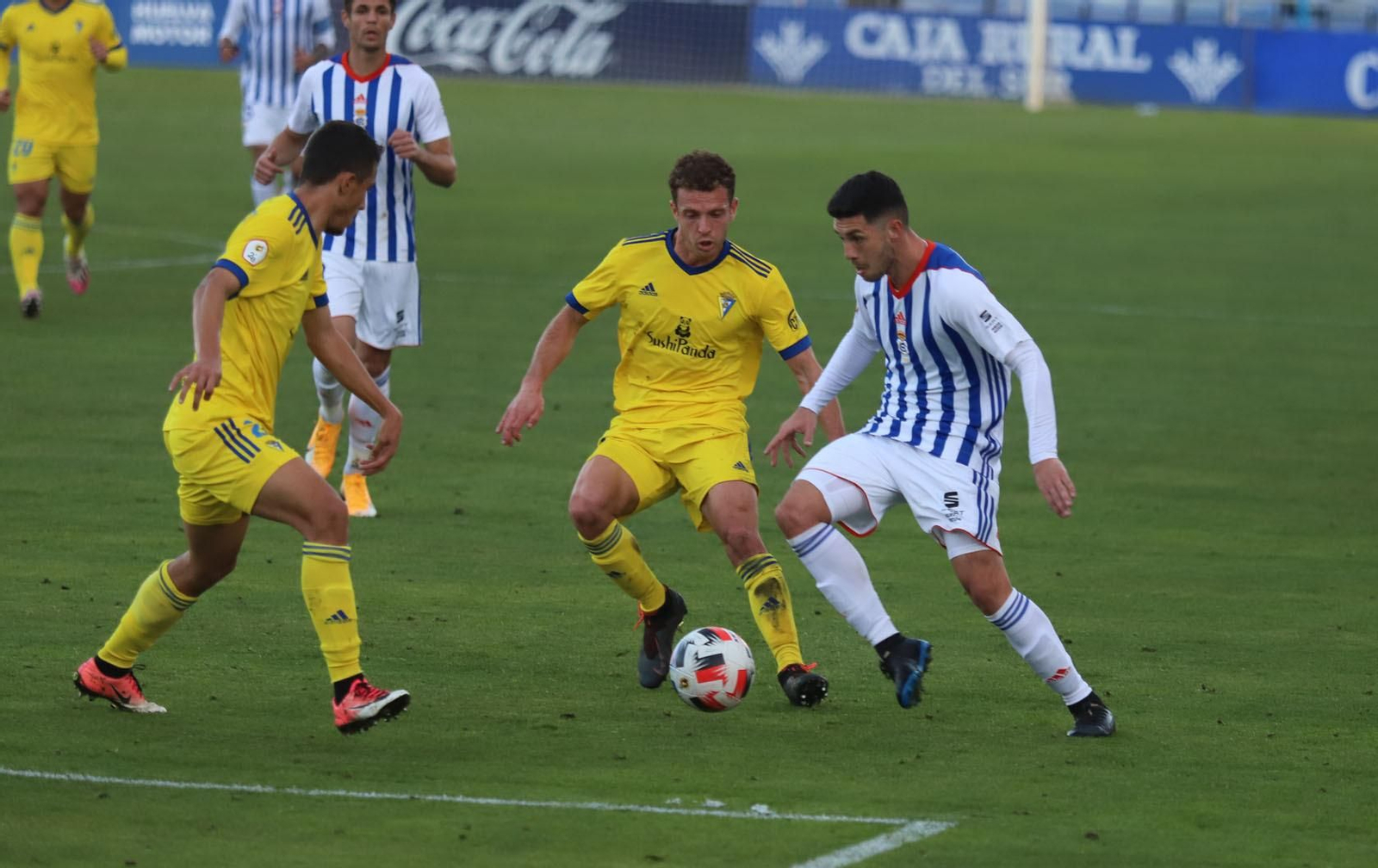 Imágenes del encuentro entre el Recreativo de Huelva y Cadiz B