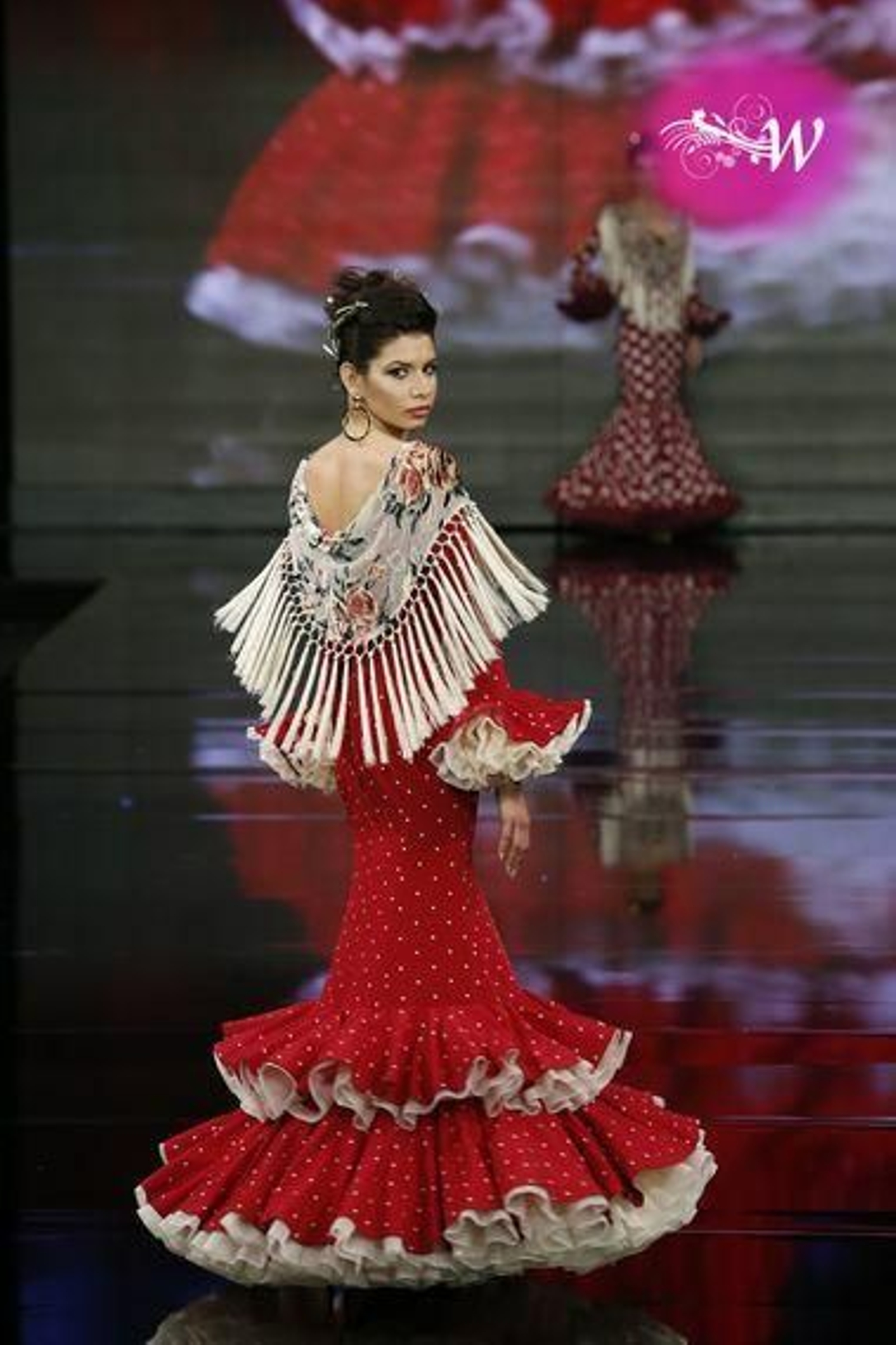 Yolanda Moda Flamenca soprende con 'Firmamento', así es su nueva colección para Simof 2020
