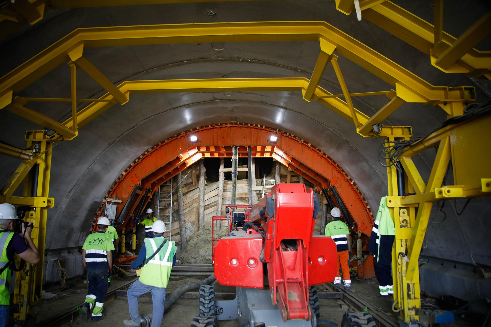 Así están las obras del túnel de Viator en la línea de alta velocidad de Adif, en imágenes
