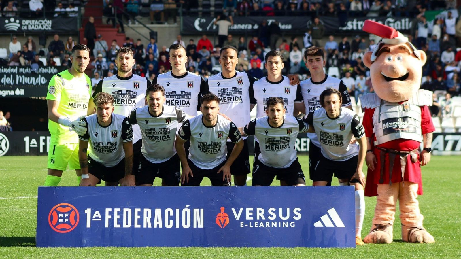 El once del Mérida en su último partido en casa.