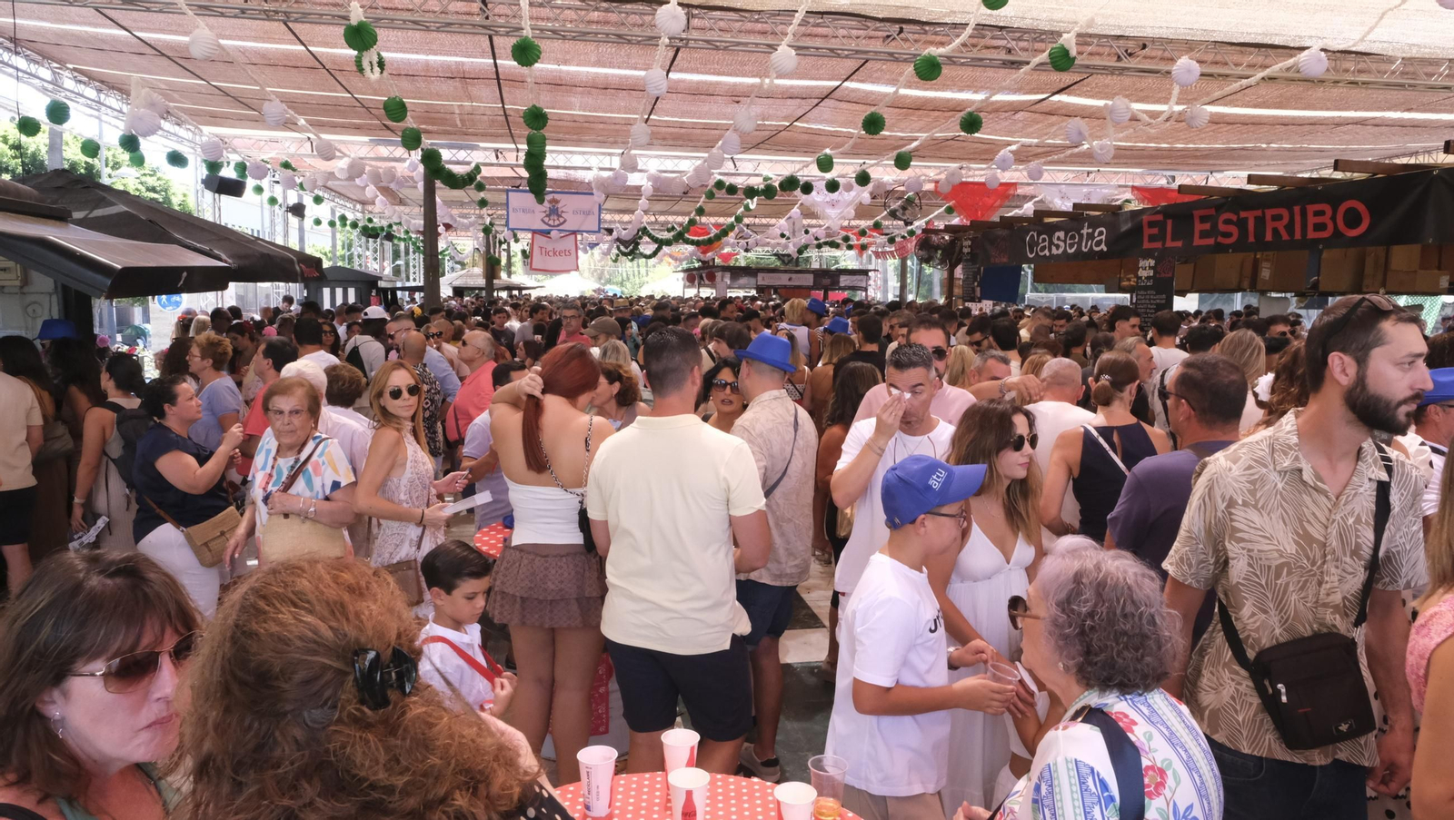Sábado de Feria del Mediodía de Almería en La Bellota y El Buey, en La Cuarta Planta y en los ambigús