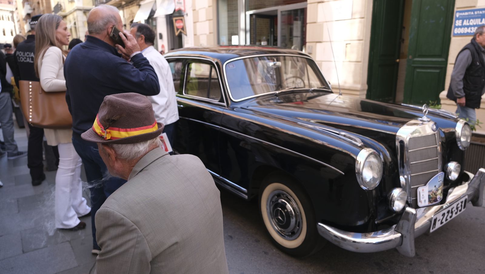 La 33 Ruta de Automóviles Antiguos toma las calles de Almería